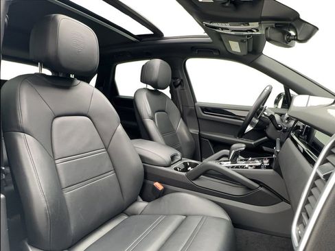 Used 2023 Porsche Cayenne AWD/4WD image 26