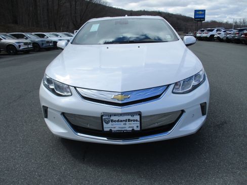 Used 2016 Chevrolet Volt Premier w/ Driver Confidence Package image 2