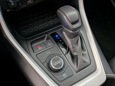 Certified 2025 Toyota RAV4 XLE AWD/4WD image 24