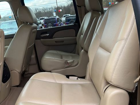 Used 2013 GMC Yukon XL 2500 SLT w/ SLT-2 Equipment Package image 12