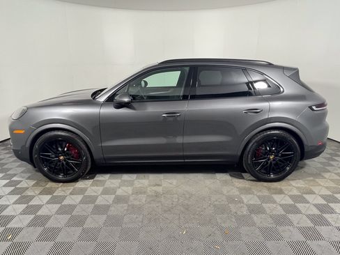 Used 2026 Porsche Cayenne S AWD/4WD image 2