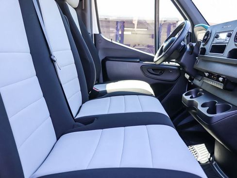 Certified 2025 Mercedes-Benz Sprinter 2500 image 15