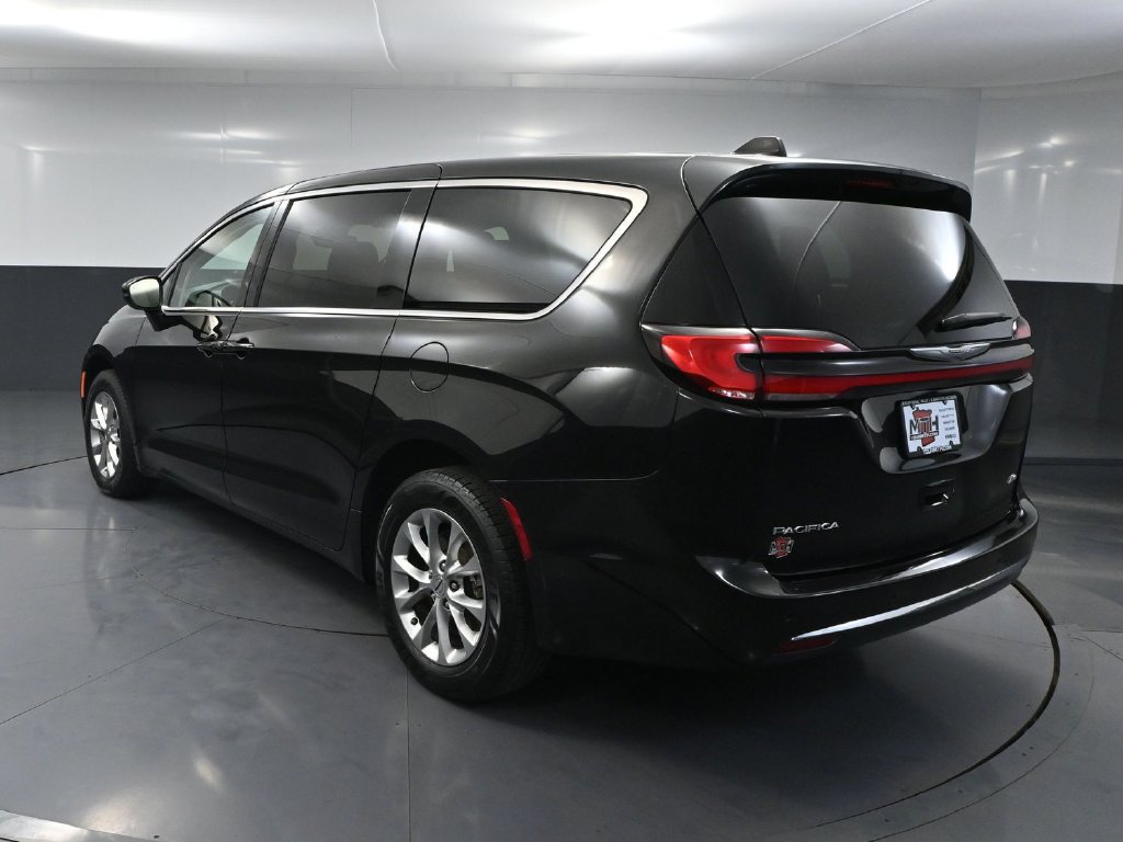 Used 2023 Chrysler Pacifica Touring-L AWD/4WD image 6