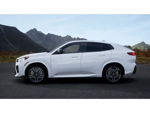 New 2026 BMW X2 M35i w/ Technology Package AWD/4WD image 4