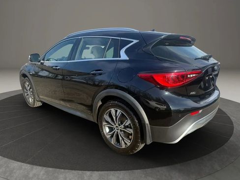 Used 2018 INFINITI QX30 AWD w/ Dark Wood Package image 7