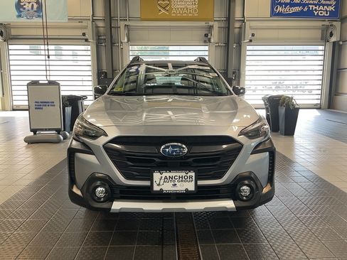 Used 2024 Subaru Outback Limited AWD/4WD image 3
