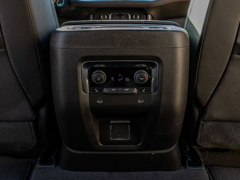 Used 2023 Chevrolet Suburban RST w/ Sport Performance Package image 32