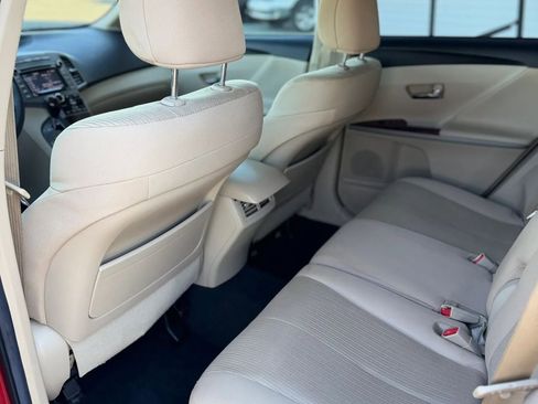 Used 2015 Toyota Venza LE AWD/4WD image 14