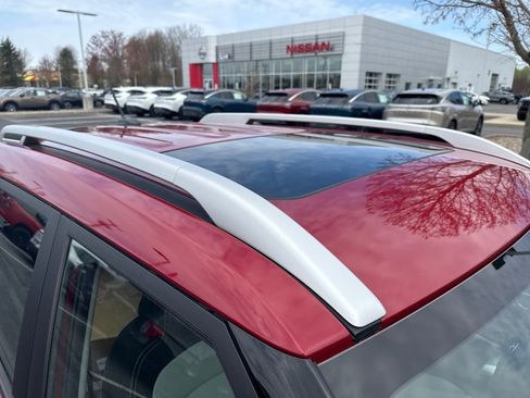 Used 2023 Hyundai Venue SEL image 15