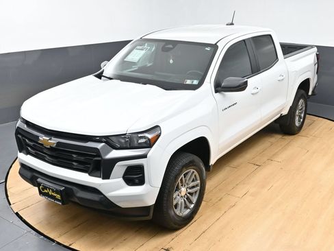 Used 2024 Chevrolet Colorado LT w/ LT Convenience Package AWD/4WD image 42