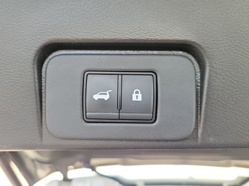 Used 2023 Nissan Rogue SV w/ SV Premium B Package FWD image 10