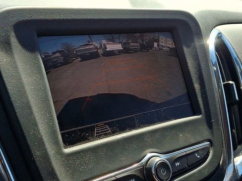 Used 2023 Chevrolet Equinox LT image 18