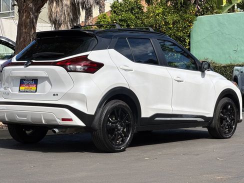 Used 2021 Nissan Kicks SR w/ SR Premium Package image 4