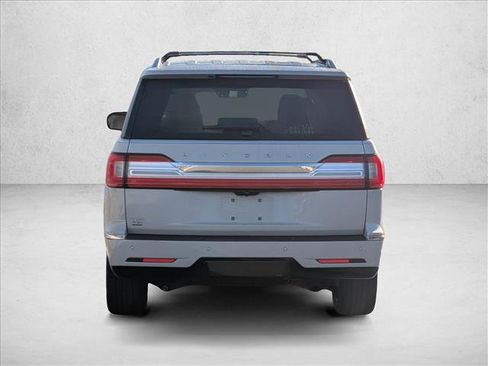 Used 2019 Lincoln Navigator Reserve image 5