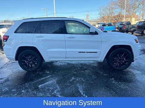 Used 2019 Jeep Grand Cherokee Altitude image 4