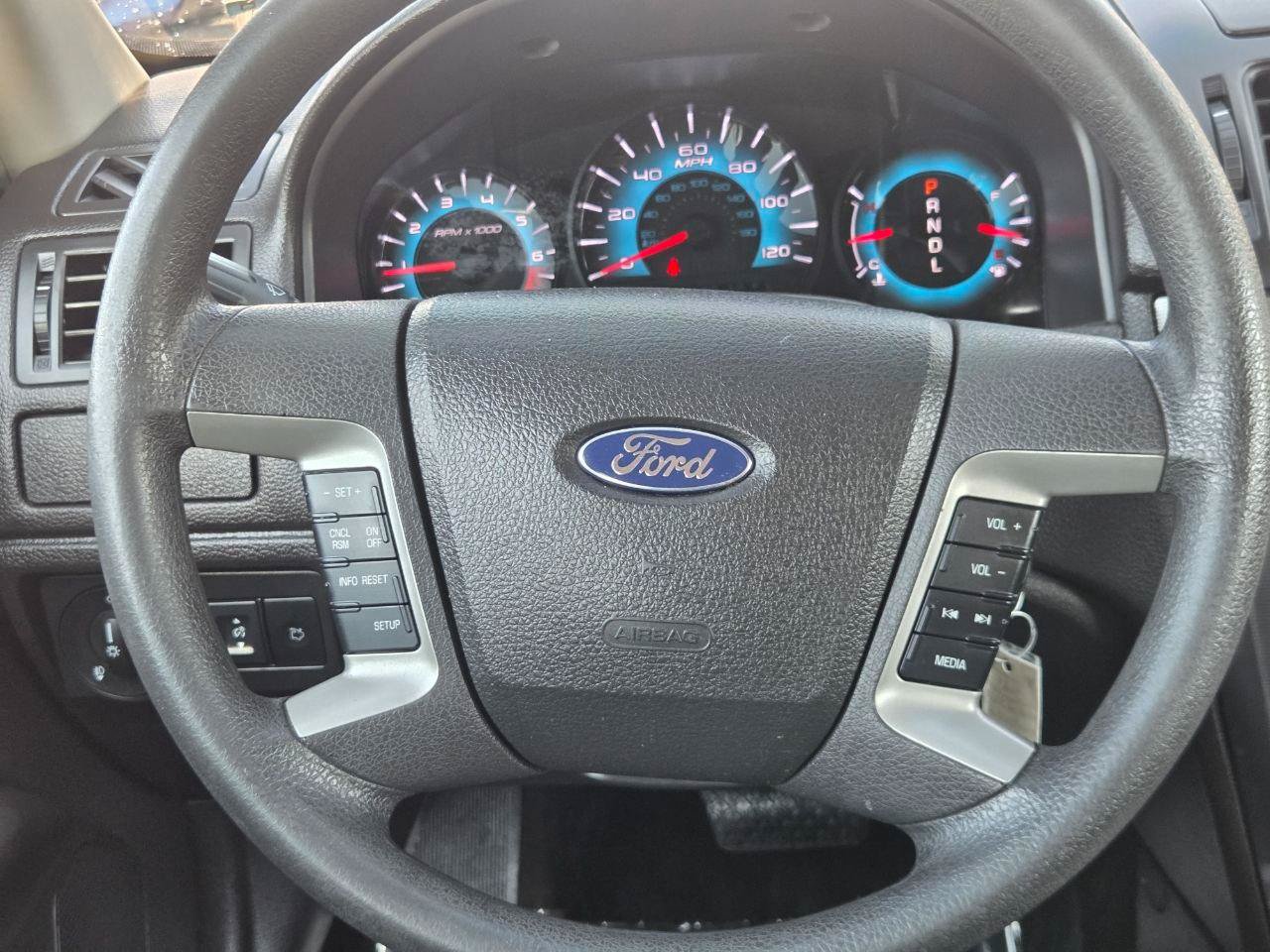 Used 2011 Ford Fusion SE FWD image 24