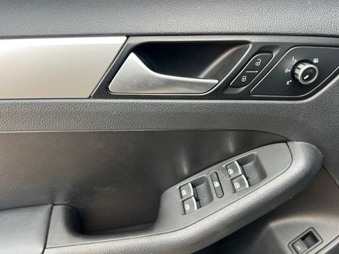 Used 2014 Volkswagen Jetta GLI Autobahn FWD image 11