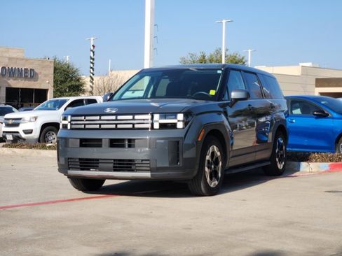 Used 2025 Hyundai Santa Fe SE image 3