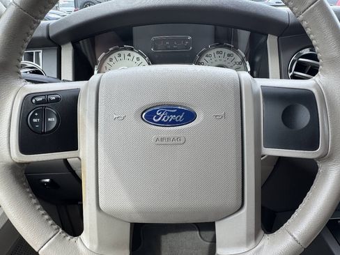 Used 2010 Ford Expedition XLT RWD image 24