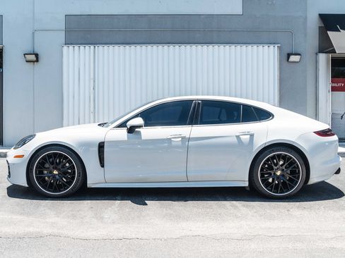 Used 2018 Porsche Panamera 4 AWD/4WD image 5