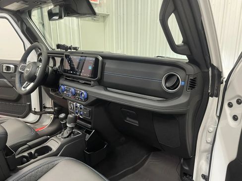Used 2024 Jeep Wrangler High Altitude AWD/4WD image 47