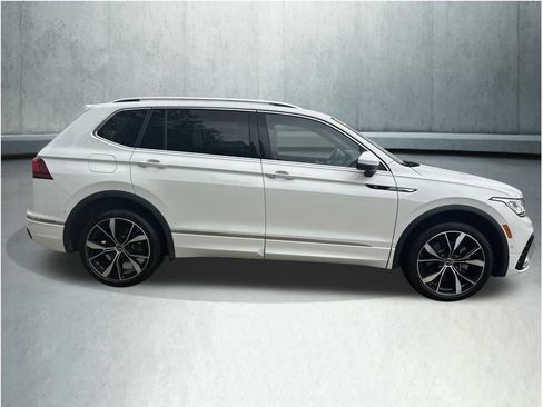 Used 2024 Volkswagen Tiguan SEL R-Line AWD/4WD image 6