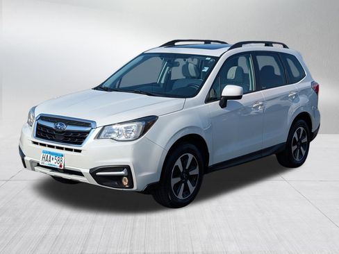 Used 2018 Subaru Forester 2.5i Premium AWD/4WD image 3