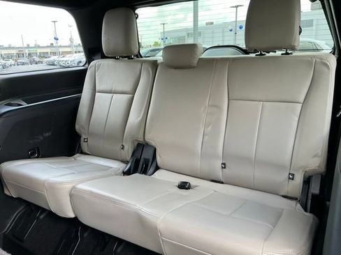 Used 2019 Ford Expedition XLT AWD/4WD image 18