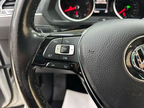 Used 2018 Volkswagen Tiguan SEL FWD image 21
