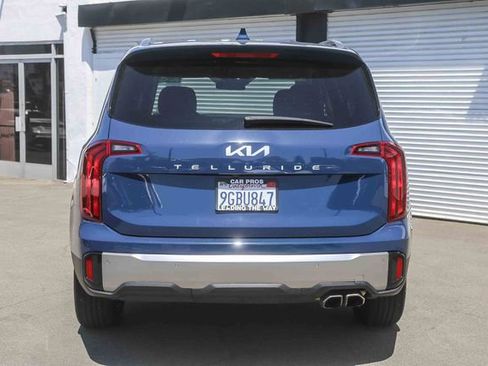 Used 2023 Kia Telluride S w/ S Sunroof Package FWD image 9