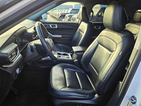 Used 2021 Ford Explorer XLT w/ Equipment Group 202A image 33