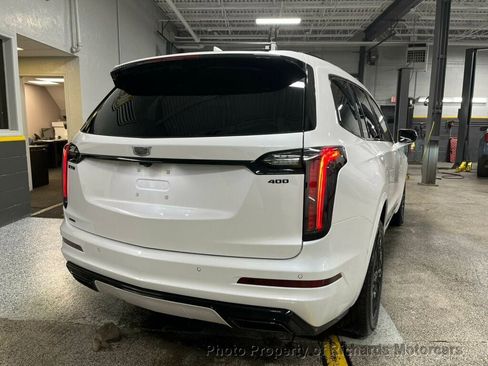 Used 2024 Cadillac XT6 Sport w/ LPO, ONYX Package image 4