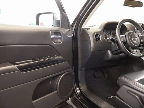 Used 2016 Jeep Patriot Sport w/ Power Value Group FWD image 8