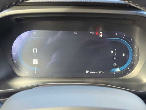 Used 2025 Volvo XC40 B5 Plus image 22