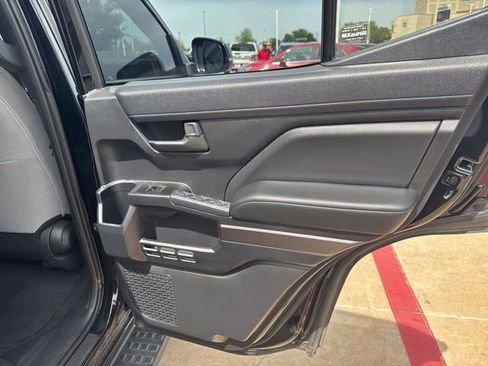Used 2025 Toyota 4Runner TRD Off-Road AWD/4WD image 15