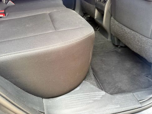 Used 2024 Nissan Rogue S AWD/4WD image 23