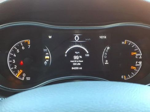 Used 2021 Jeep Grand Cherokee Laredo X AWD/4WD image 34