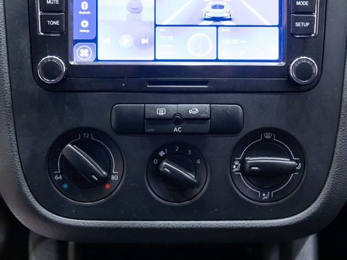 Used 2008 Volkswagen Rabbit S image 16