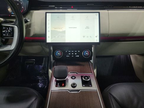 Used 2023 Land Rover Range Rover Long Wheelbase SE image 26