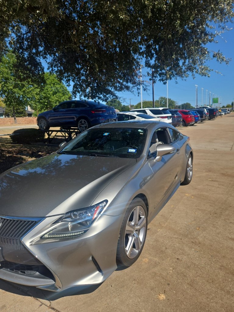 Used 2016 Lexus RC 200t RWD image 2