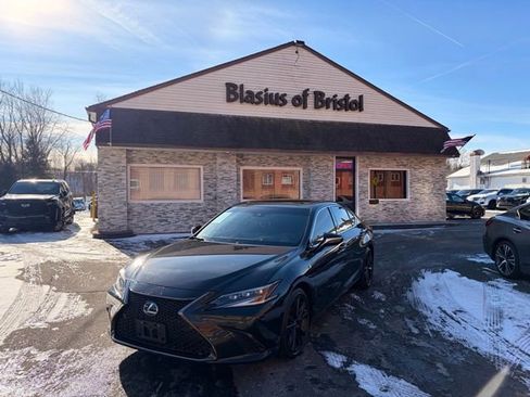 Used 2022 Lexus ES 350 F Sport w/ Accessory Package FWD image 1