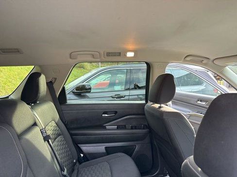 Used 2022 Nissan Pathfinder S image 33