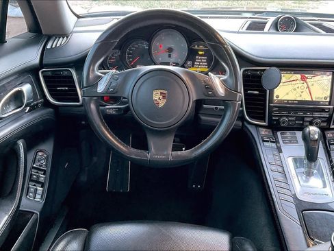 Used 2016 Porsche Panamera S image 7