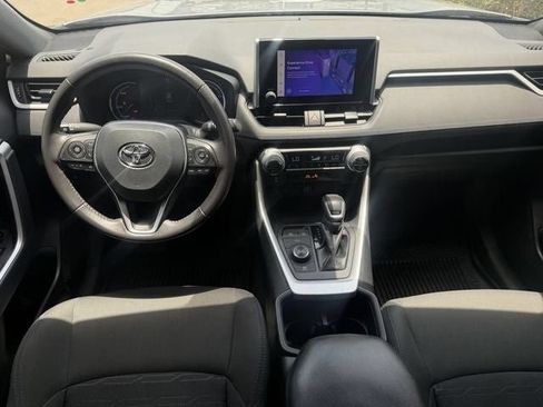Used 2023 Toyota RAV4 SE AWD/4WD image 9