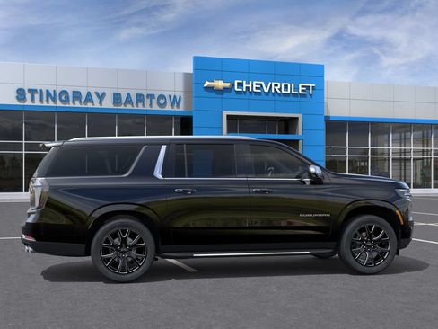 New 2026 Chevrolet Suburban Premier RWD image 6