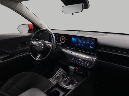 Certified 2025 Hyundai Kona SEL AWD/4WD image 18