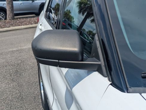 Used 2021 Ford Explorer XLT image 12