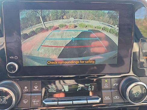 Used 2023 Toyota Highlander LE image 34