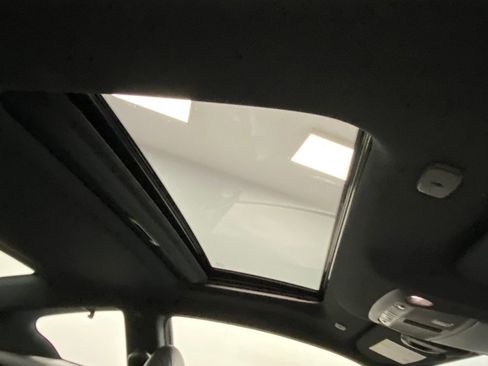 Used 2017 INFINITI Q60 Red Sport 400 image 24