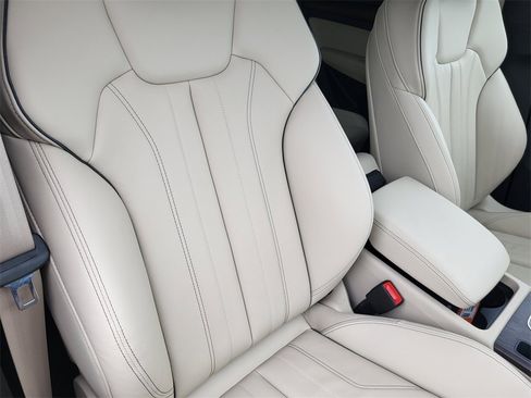 Certified 2025 Audi Q5 2.0T Premium image 18